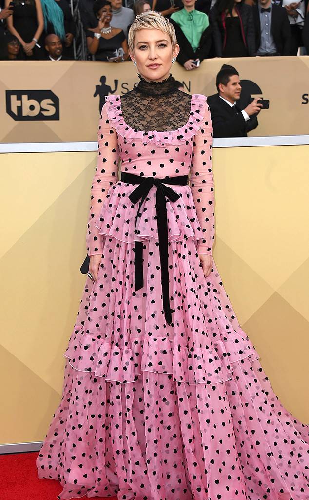 rs_634x1024-180121165832-634-red-carpet-fashion-2018-SAG-awards-kate-hudson.ct.012118.jpg
