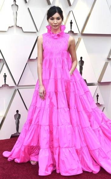 rs_634x1024-190224153749-634-2019-oscar-academy-awards-red-carpet-fashions-gemma-chan.cm.22419
